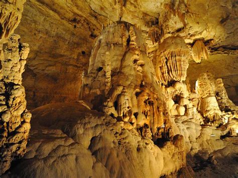 Natural Bridge Caverns Underground Tour, San Antonio, Texas, USA - Heroes Of Adventure