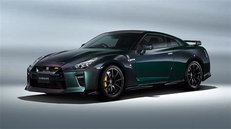 Limited Edition Nissan GT-R T-spec Coupe Pays Homage To Two Iconic R34 Colors