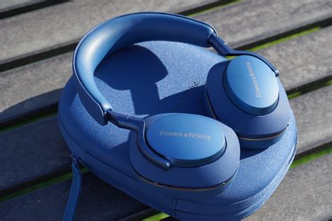 Bowers and Wilkins' PX7 S2 headphones have plummeted to £199 | Trusted ...