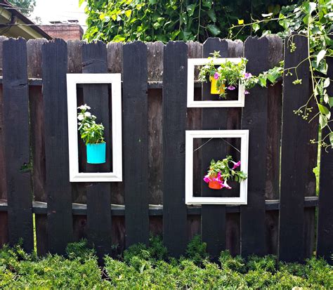 8 Unusual Ways To Make Your Garden Fence As Eye-Catching As Possible