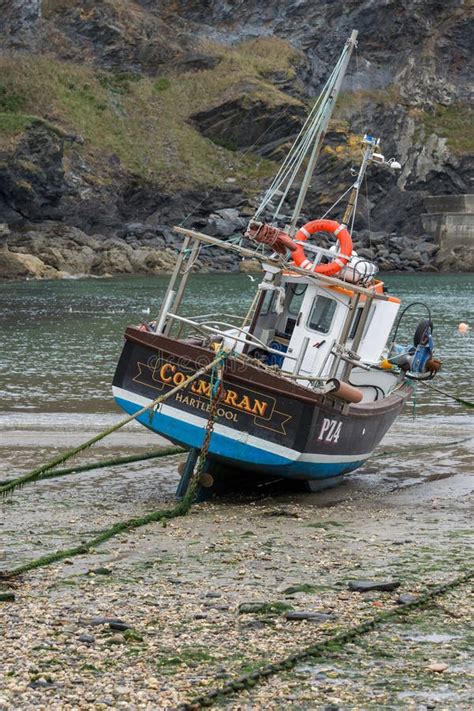 PORT ISAAC, CORNWALL/UK - AUGUST 13 : Fishing Boat in Port Isaac ...