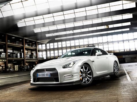 Nissan GT-R (2011)