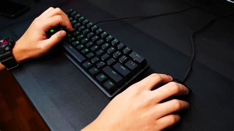 Geek Review: Razer Huntsman Mini 60% Mechanical Gaming Keyboard | Geek Culture