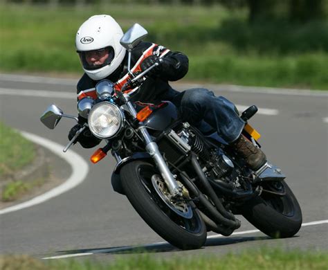 HONDA CB400 (1992-on) Review | Speed, Specs & Prices | MCN