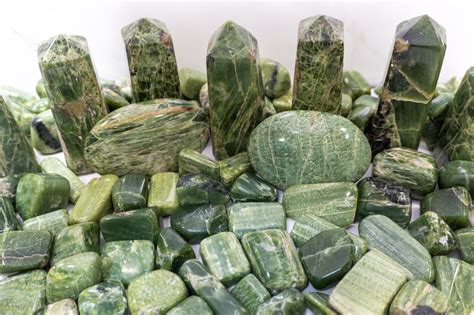 Tremolite Meanings and Crystal Properties - The Crystal Council