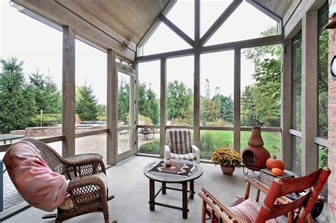 28 Glass-Enclosed Porch Ideas