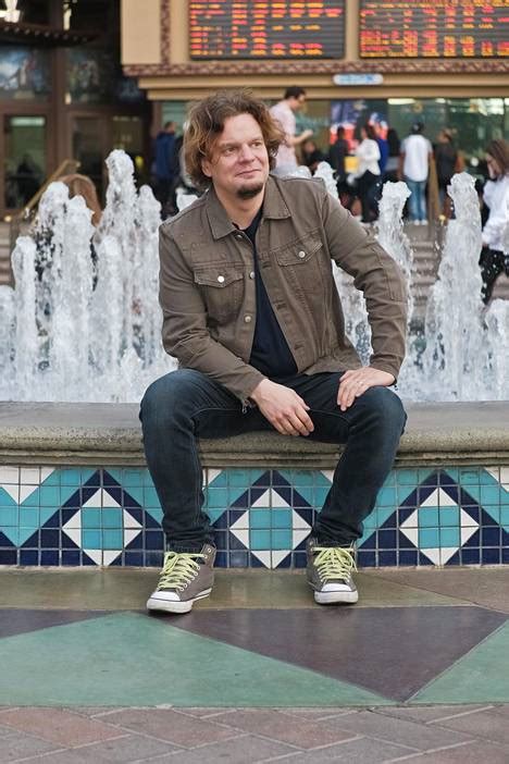 Ismo Leikola threw himself fully into the US election drug - posing with his wife Angelika in ...