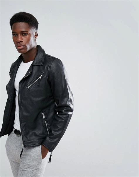 Get this Stradivarius's leather jacket now! Click for more details ...