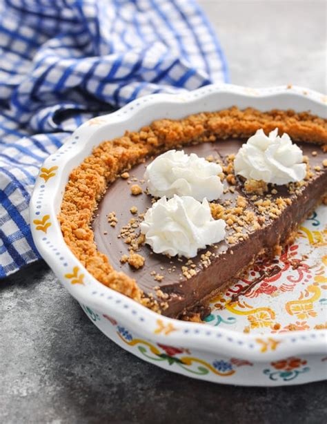 Chocolate Pudding Pie - The Seasoned Mom