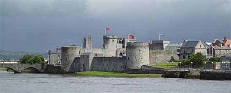 File:King John's Castle in Limerick.jpg - Wikimedia Commons