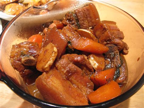 Easy Chinese style red braised pork belly and ribs (红烧肉) | My Edible Memories