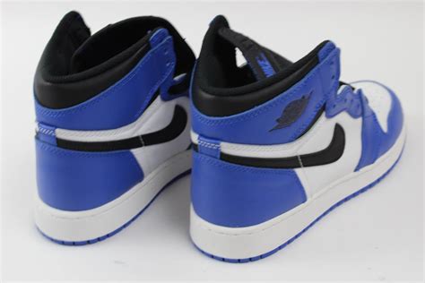 Nike Air Jordan Retro 1 Boys Shoes, Size 7Y, Style Number 575441-403 | Property Room