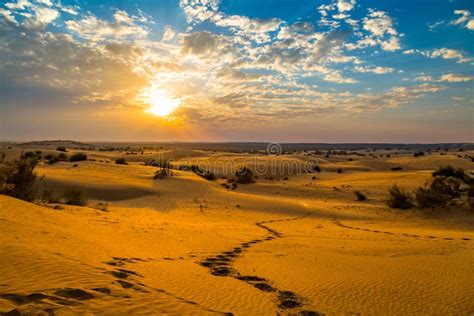 Thar Desert Sunset at Jaisalmer Rajasthan, India with Moody Vibrant Sky ...