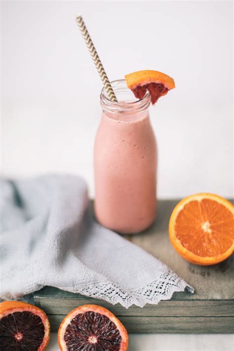 A Vitamin C Packed Smoothie To Cure All of Your Winter Blues | The Blondielocks | Life + Style