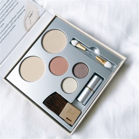 Jane Iredale Pure & Simple Makeup Kit: Review | FASHION BOSS