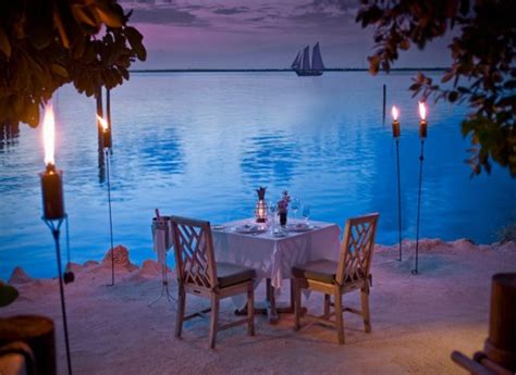 romantic-dining-place-with-ocean-views