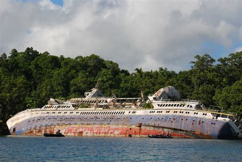 World Discoverer: The Abandoned Cruise Ship - Cruise Cotterill