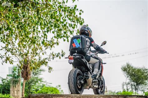 BMW F900R Review: Heady cocktail of complexity and ease