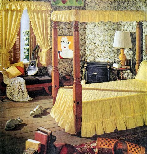 See 70 beautiful vintage canopy beds from the 1970s - Click Americana ...