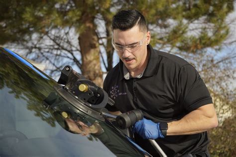 Mobile Windshield and Auto Glass Repair and Replacement Puyallup, WA — Lucid Auto Glass