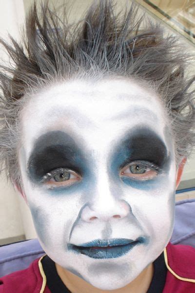 Face painting halloween, Ghost face paint, Halloween makeup pretty