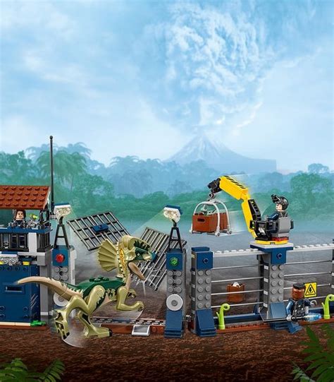 LEGO® Jurassic World™ Dilophosaurus Outpost Attack 75931 | Target Australia