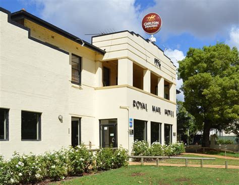 Pub Of The Week: Tony Leonard reviews the Royal Mail Hotel, Whittlesea - 3AW