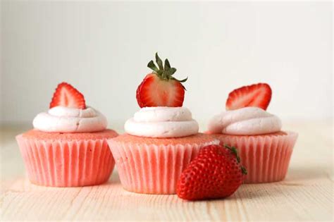 The best gluten free strawberry cupcakes on the planet