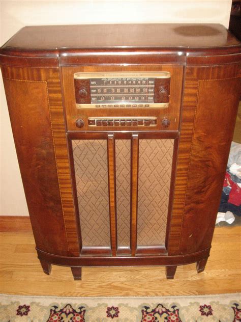 Antique General Electric Floor Radio | Vintage radio, Antique radio ...