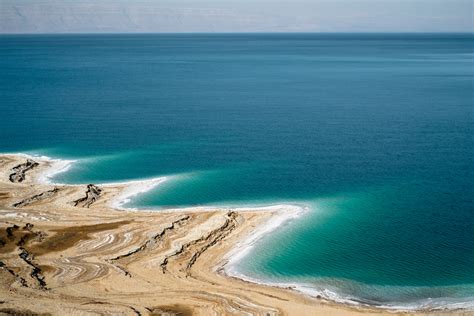 Where to Visit the Dead Sea: Jordan or Israel?