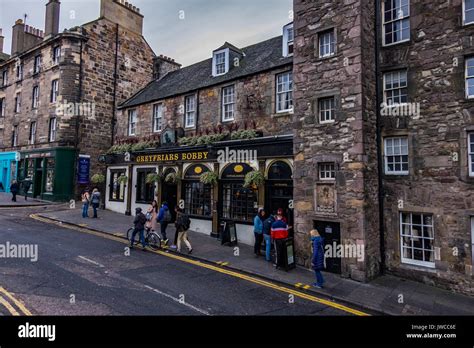 Edinburgh old town Stock Photo - Alamy