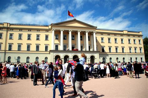 Visiting the World — The Norwegian Royal Palace