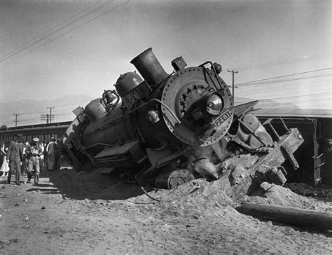 From the Archives: 1935 train wreck in Glendale hurts dozen - Los Angeles Times