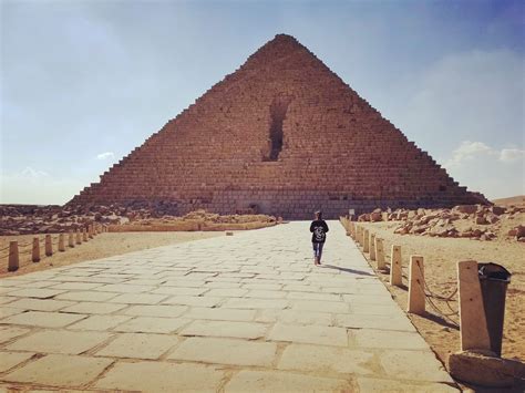 Pyramid of Menkaure in Cairo - Tours and Activities | Expedia