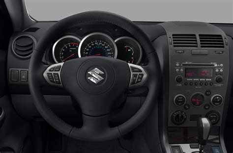 SUZUKI ESCUDO - suzuki-escudo_interior_10.jpg