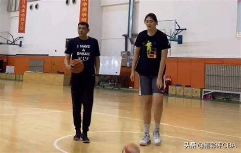 Zhang Ziyu has grown taller again!At the age of 15, Yao Ming is over 2.26 meters tall. Will the ...