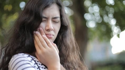 Can a Toothache Cause an Earache? Mystery Solved | FAQs Included