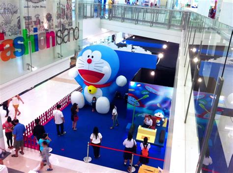 Giant Doraemon