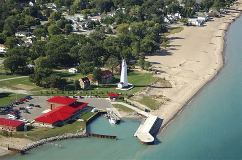 Fort Gratiot Light Lighthouse in Port Huron, MI, United States ...