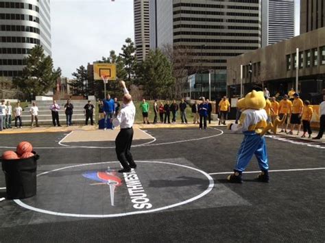 Hoops for airline tickets, basketball court opens in downtown Denver – The Denver Post