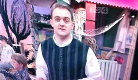 Throwback picture of Dara O'Briain reminds fans of a despicable cartoon villain - Extra.ie