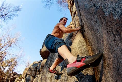 The 9 Best Bouldering Shoes (2023 Buying Guide)