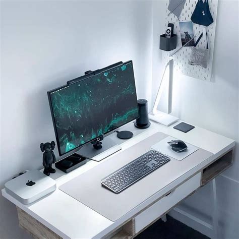 Super clean and professional desk setup, the perfect one for designers ...