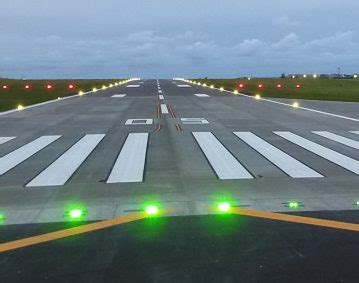 Airport Runway Lights | Runway Edge Lights and Threshold Lights