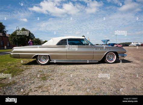 1962 Buick Electra 225 Convertible Stock Photo - Alamy