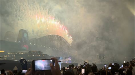 Sydney Fireworks NYE 2023 (Part 1/2) - YouTube