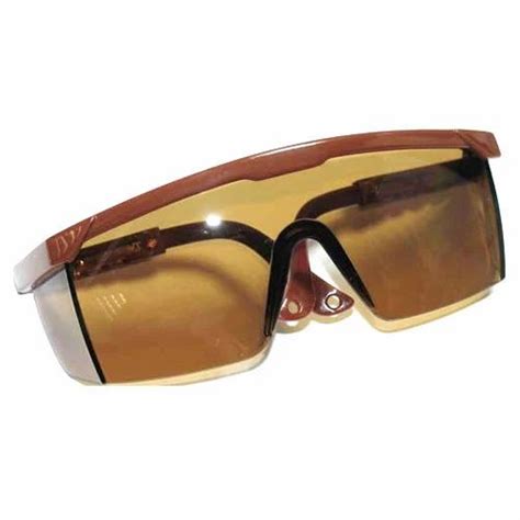 Safety Glasses With UV Protection at best price in Mumbai by Alifiya Hardware Mart | ID: 2460522262