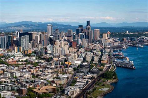 Downtown Seattle: What to See & Do + Where to Eat, Drink & Stay