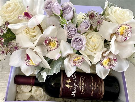 Romantic bouquet of flowers with a wine kiss in Clearwater, FL | Art Le ...