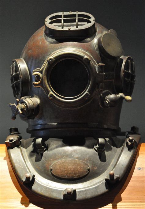 Old diving mask helmet 2 | Deep sea diver art, Diving helmet, Diving